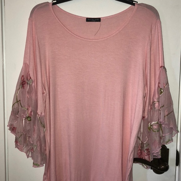 cha cha vente Tops - NWOT cha cha vente size XL top